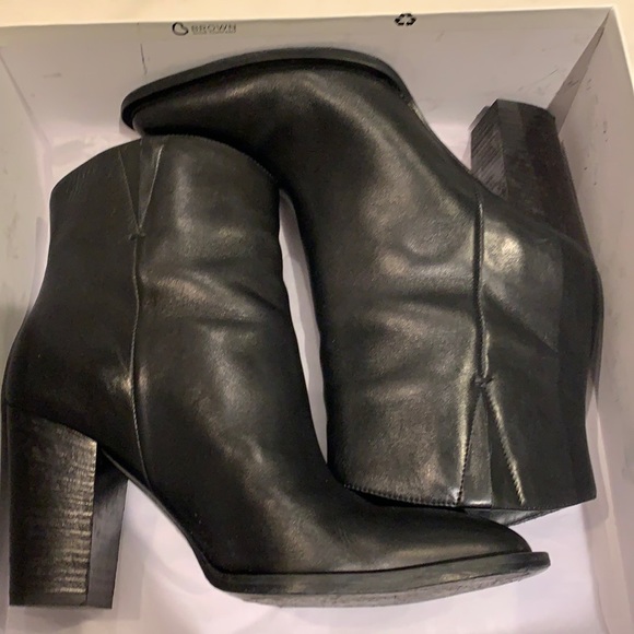 Vince “Erving” block heel bootie - Picture 1 of 2